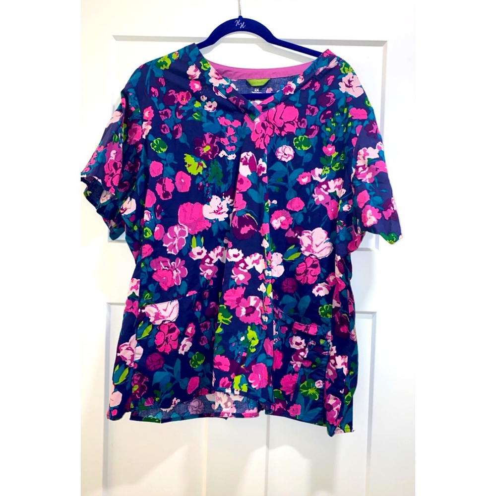 Vera Bradley 2x Scrub Top